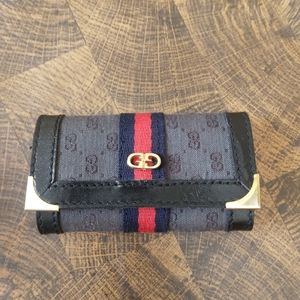 Vintage Gucci key holder wallet